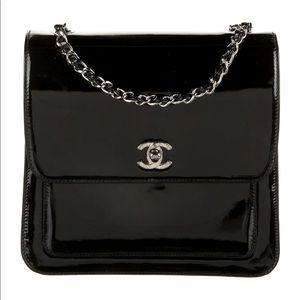 CHANEL Vintage Patent Leather Flap CC Bag AUTHENTIC in great condition!
